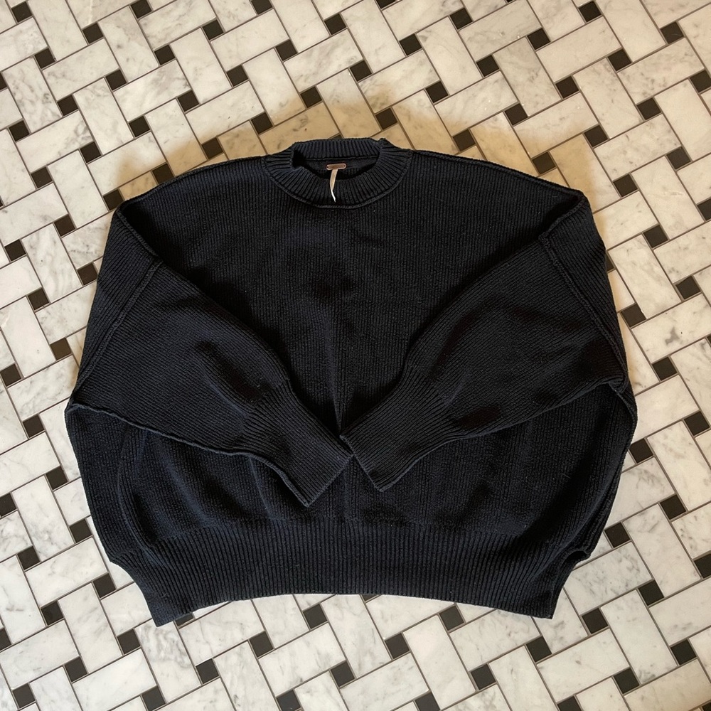 Free People🔸Easy Street Cropped Sweater Black